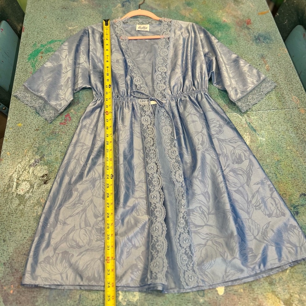 Vintage Blue Robe - Picture 12 of 12